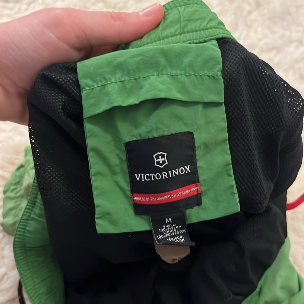 Victorinox Green shorts - Picture 3 of 4